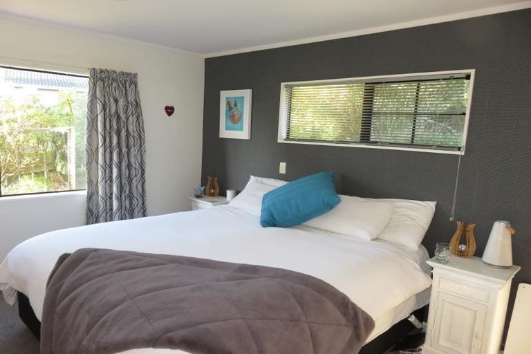 Photo of property in 9 Trinidad Crescent, Grenada Village, Wellington, 6037