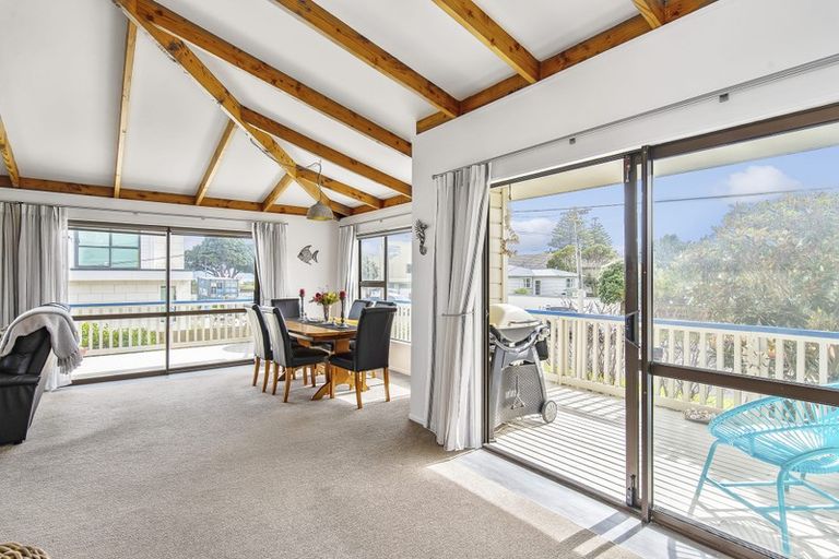 Photo of property in 114a Seaview Road, Paraparaumu Beach, Paraparaumu, 5032