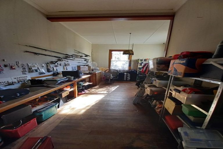 Photo of property in 14 Bridge Street, Tuatapere, 9620