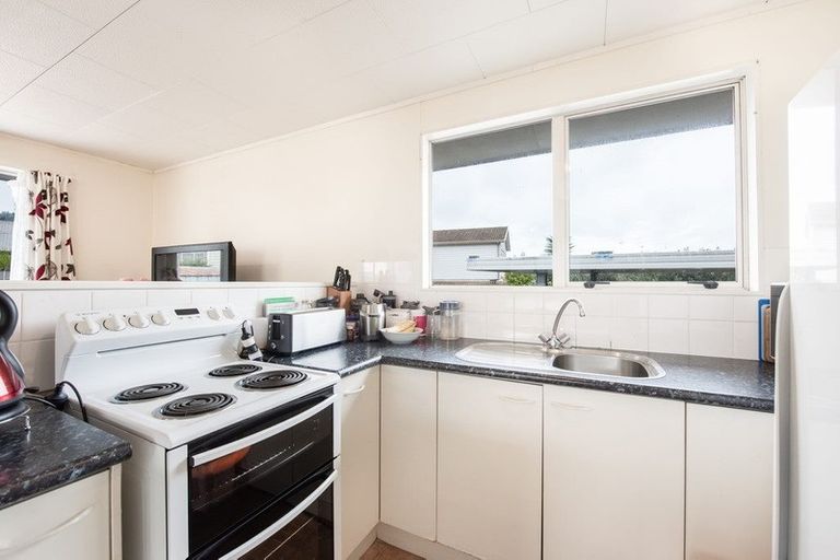 Photo of property in 41a Woodside Road, Massey, Auckland, 0614