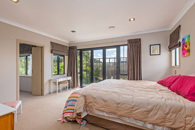 Photo of property in 60 Ruapehu Drive, Fitzherbert, Palmerston North, 4410