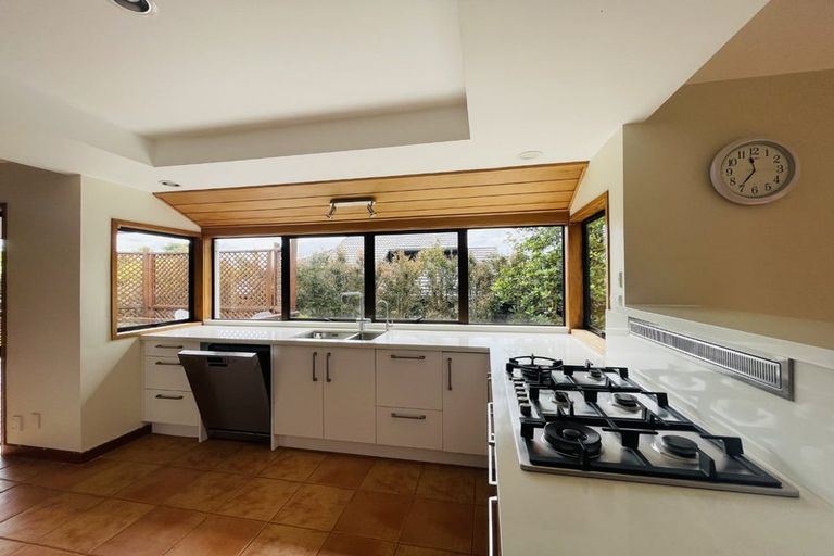 Photo of property in 6 Shiloh Way, Greenhithe, Auckland, 0632