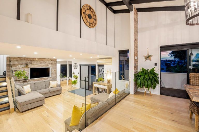 Photo of property in 1/22 Manuwai Road, Torbay, Auckland, 0630