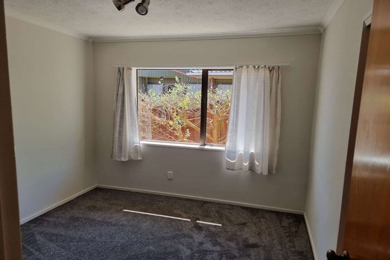 Photo of property in 47 Dalwhinnie Parade, Highland Park, Auckland, 2010