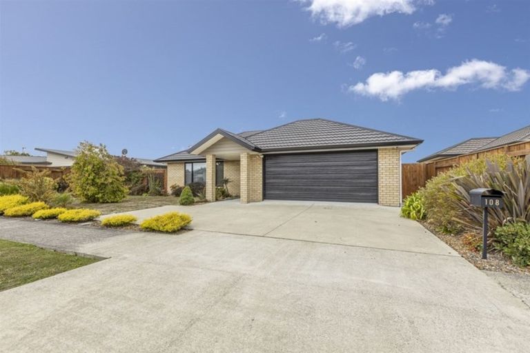 Photo of property in 108 Hillcrest Drive, Kelvin Grove, Palmerston North, 4414