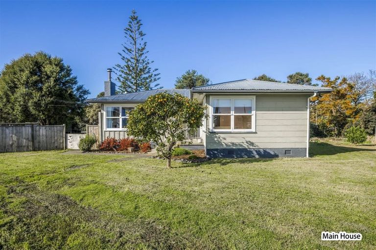 Photo of property in 8 Orere Point Road, Orere Point, Papakura, 2585