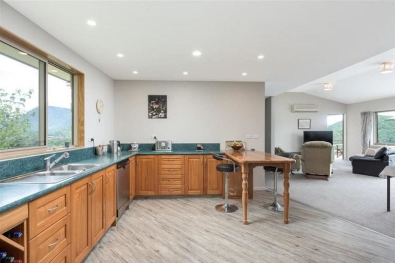 Photo of property in 28a Moana View Road, Waikawa, Picton, 7220