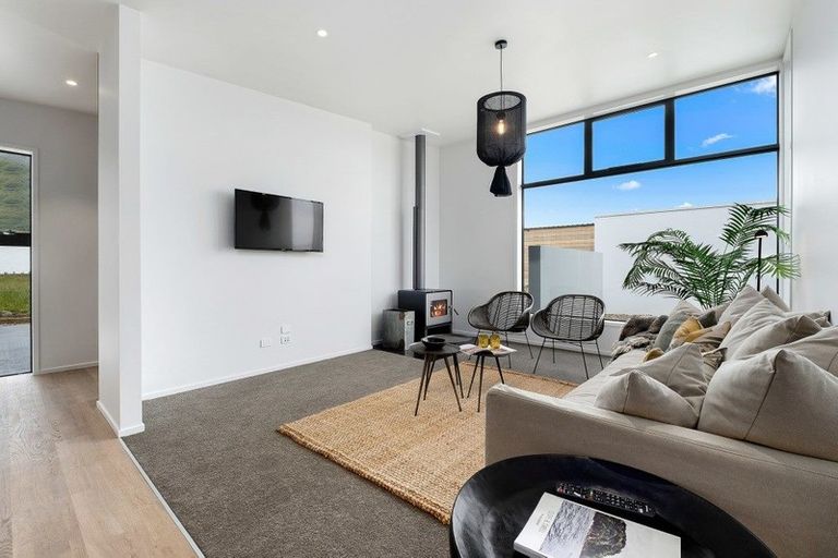 Photo of property in 15 Stackbrae Avenue, Wanaka, 9305