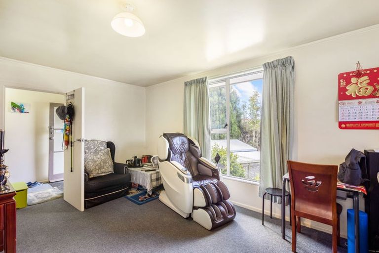 Photo of property in 1b Nandana Drive, Glen Eden, Auckland, 0602