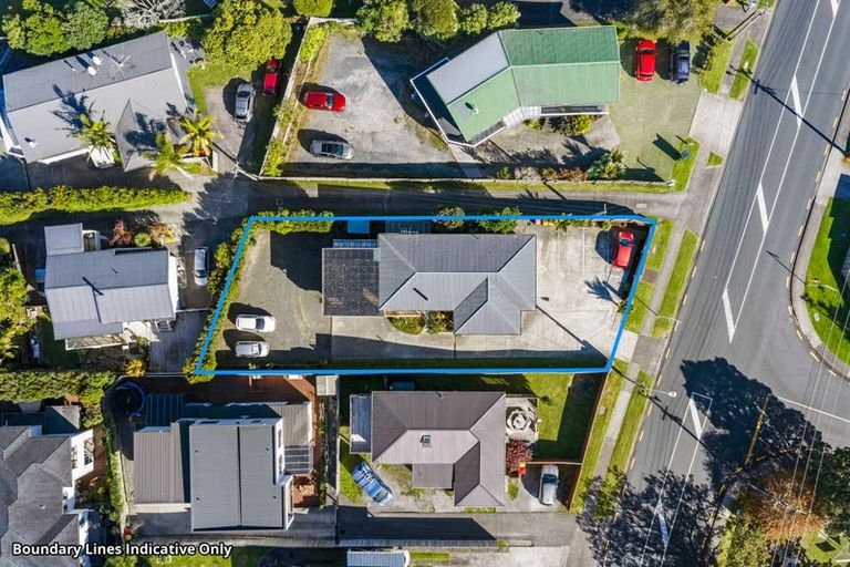Photo of property in 154 Carlisle Road, Northcross, Auckland, 0632