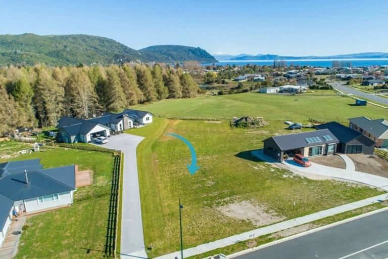 Photo of property in 6 Karaka Place, Kinloch, Taupo, 3377