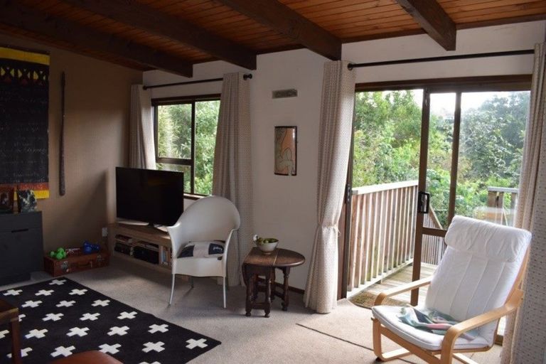 Photo of property in 1/59a Glencoe Road, Browns Bay, Auckland, 0630