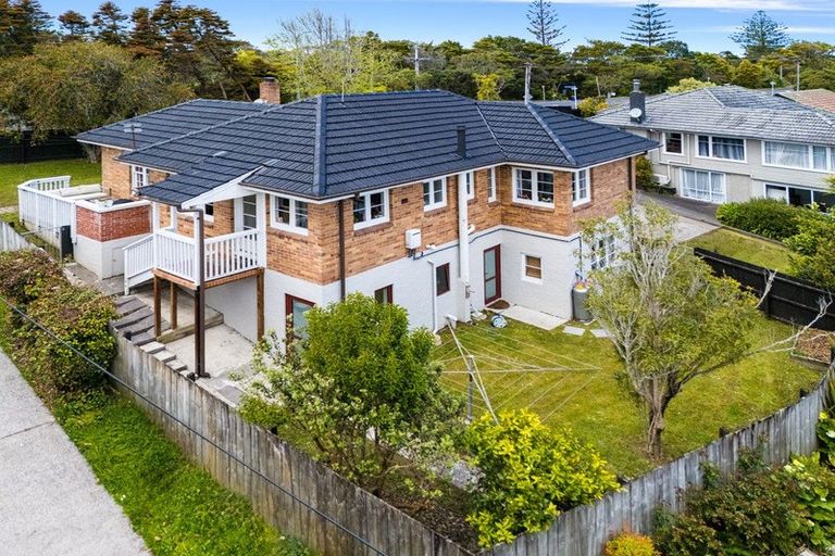Photo of property in 227 Titirangi Road, Titirangi, Auckland, 0604