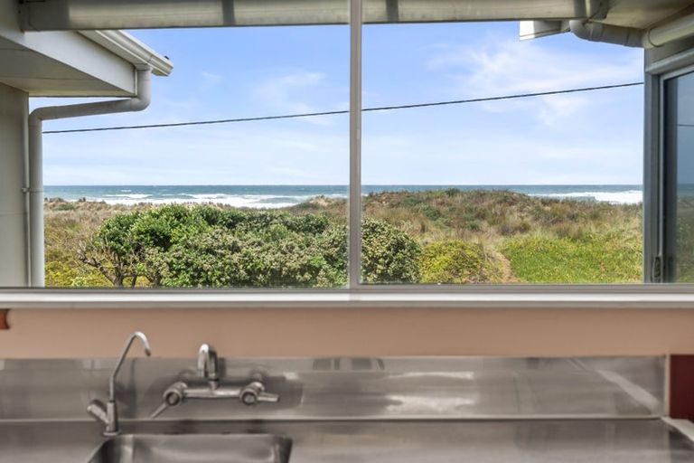 Photo of property in 61 Marine Drive, Te Kopuru, 0371