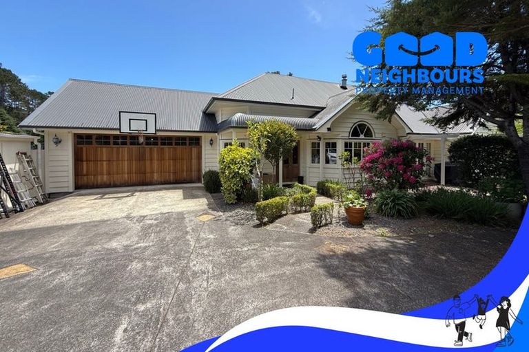Photo of property in 57 Candia Road, Henderson Valley, Auckland, 0614