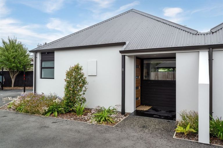 Photo of property in 5/71b Main Road, Redcliffs, Christchurch, 8081