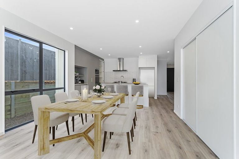 Photo of property in 45 Parkmore Drive, Rosehill, Papakura, 2113