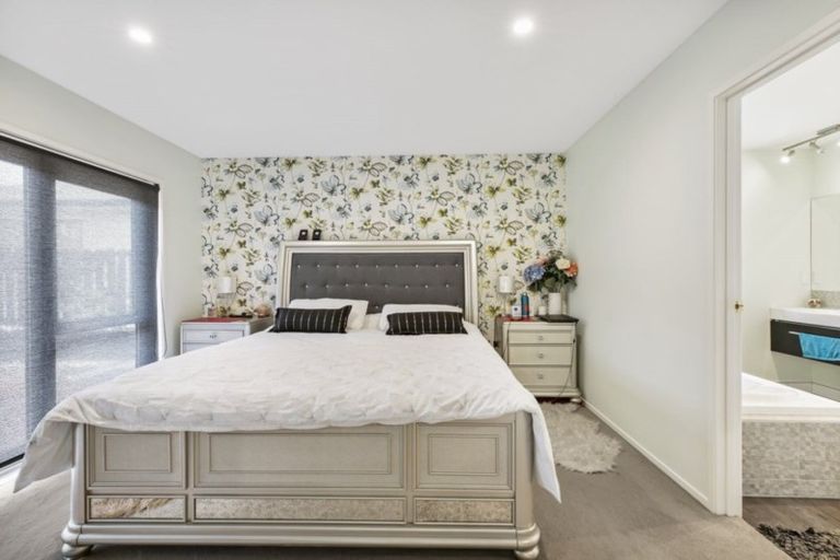 Photo of property in 24/19 Glencarron Place, Bethlehem, Tauranga, 3110