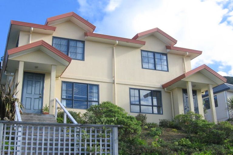 Photo of property in 1 Castlemaine Close, Karori, Wellington, 6012