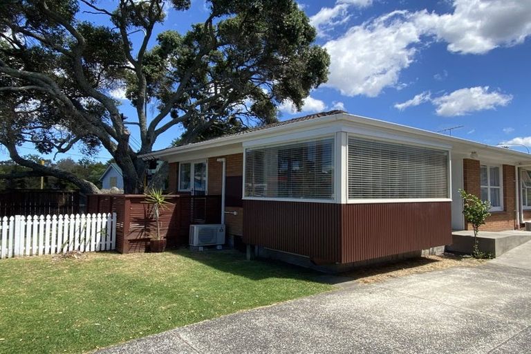 Photo of property in 1/760 Beach Road, Browns Bay, Auckland, 0630