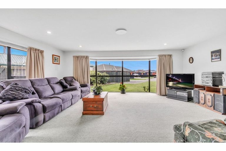 Photo of property in 6 Mclean Place, Woodend, 7610