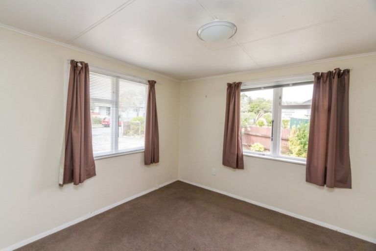 Photo of property in 11a Castor Crescent, Cannons Creek, Porirua, 5024