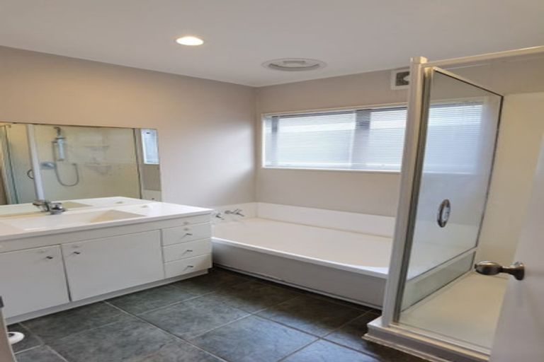 Photo of property in 2/8 Marua Road, Ellerslie, Auckland, 1051