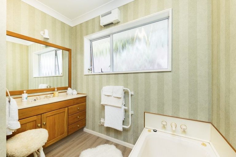 Photo of property in 4 Jensen Court, Hokowhitu, Palmerston North, 4410