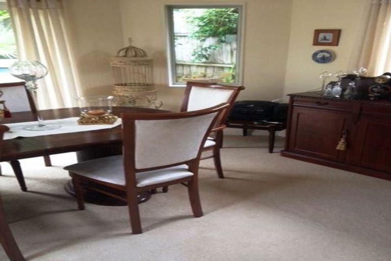 Photo of property in 12 Malin Place, Pinehill, Auckland, 0632