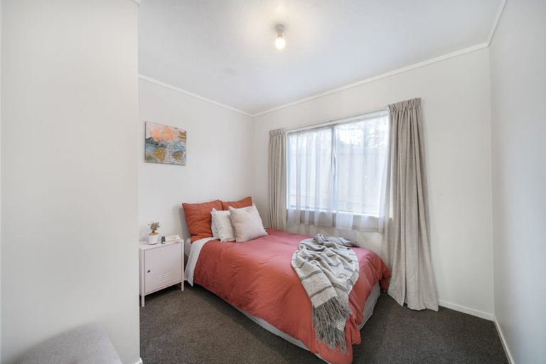 Photo of property in 21a Dorset Grove, Cannons Creek, Porirua, 5024