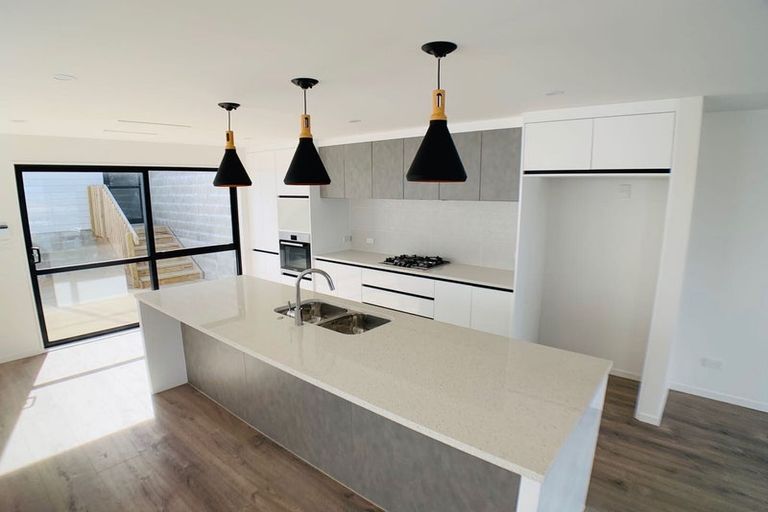 Photo of property in 38 Ascension Crescent, Orewa, 0931