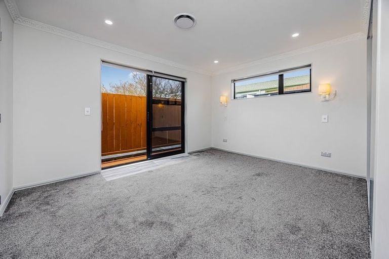 Photo of property in 29a Plumley Crescent, Mangere, Auckland, 2022