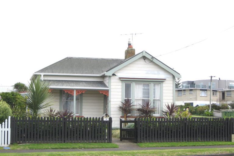 Photo of property in 2 Kingwell Street, Moturoa, New Plymouth, 4310