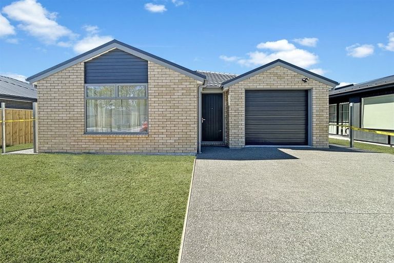 Photo of property in 28 Crossley Avenue, Woodend, 7610