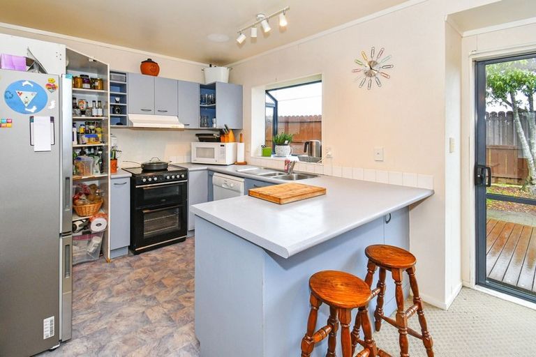 Photo of property in 20 Randwick Place, Randwick Park, Auckland, 2105