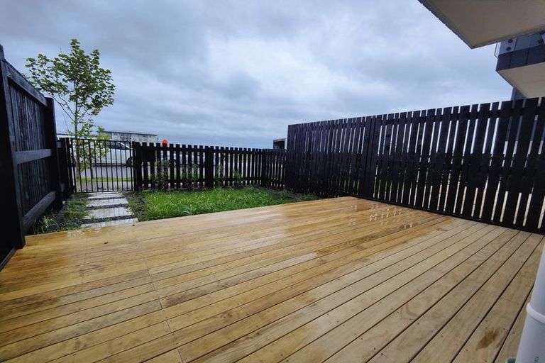 Photo of property in 16 Papa Takaro Lane, Flat Bush, Auckland, 2019