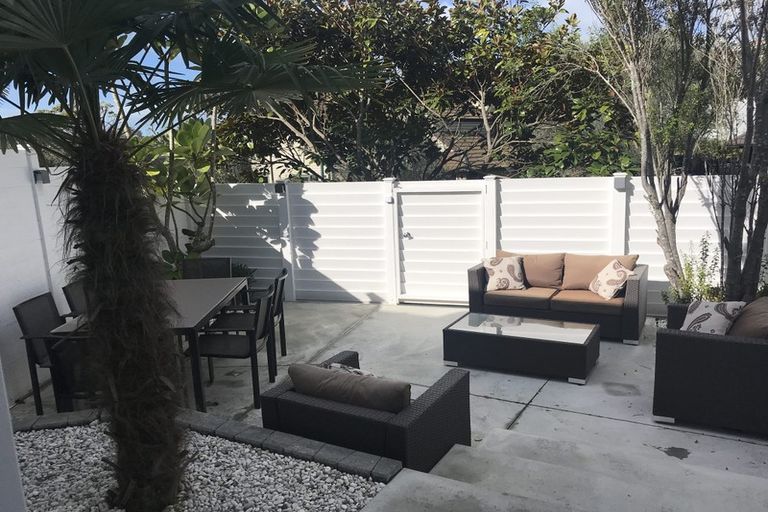 Photo of property in 16 Langana Avenue, Browns Bay, Auckland, 0630