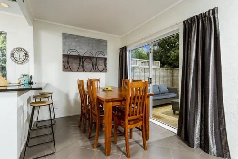 Photo of property in 40 Stapleford Crescent, Browns Bay, Auckland, 0630