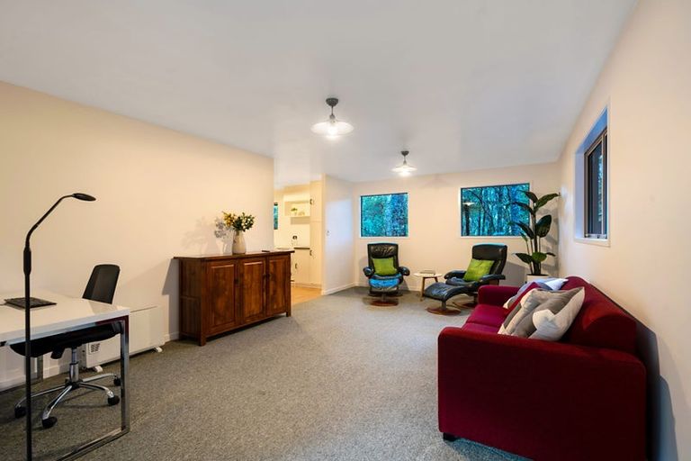 Photo of property in 19 Fawcett Road, Laingholm, Auckland, 0604