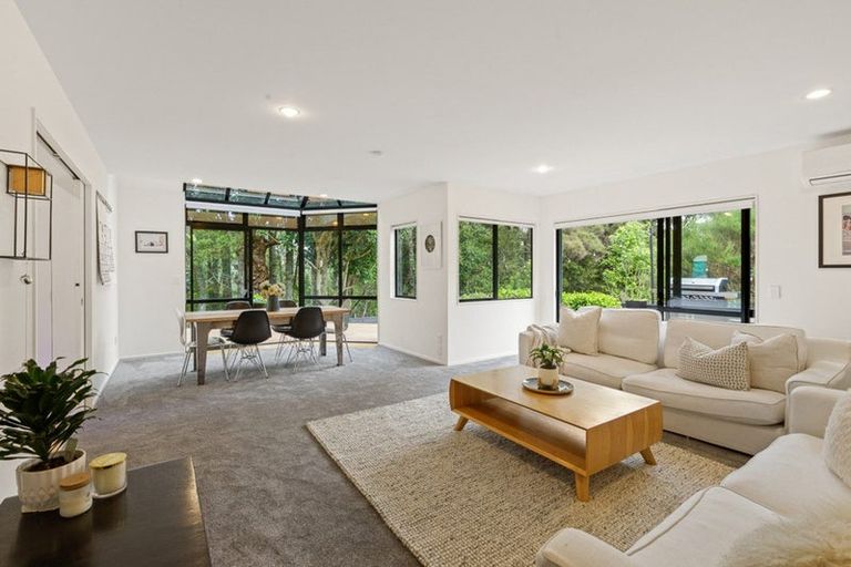 Photo of property in 1/47 Tui Glen Road, Birkenhead, Auckland, 0626
