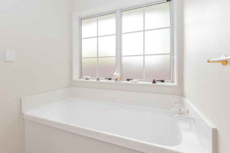 Photo of property in 9 Lynwood Place, Owhata, Rotorua, 3010