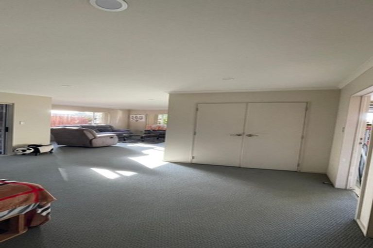 Photo of property in 25 Speyside Crescent, Flat Bush, Auckland, 2016