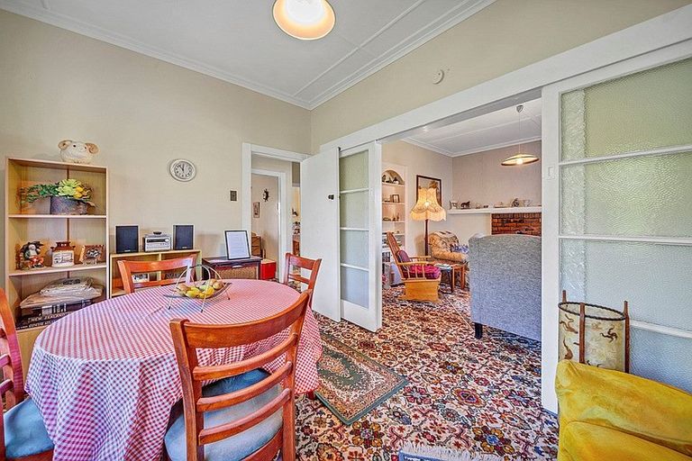 Photo of property in 27 Chester Street, Waverley, 4510