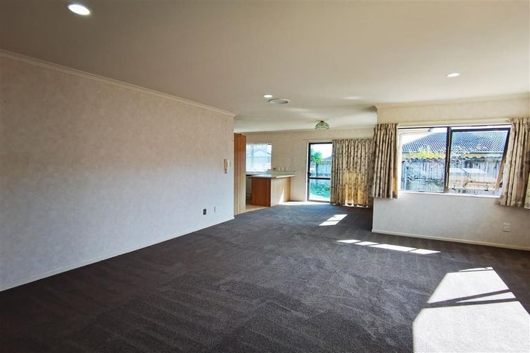 Photo of property in 42 Carisbrook Crescent, Papakura, 2110