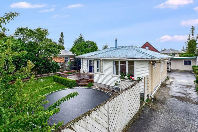 Photo of property in 8 Fenwick Crescent, Hillcrest, Hamilton, 3216