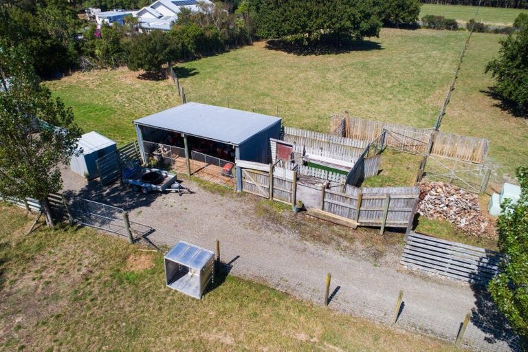 Photo of property in 107 Ashhurst Road, Bunnythorpe, Palmerston North, 4481