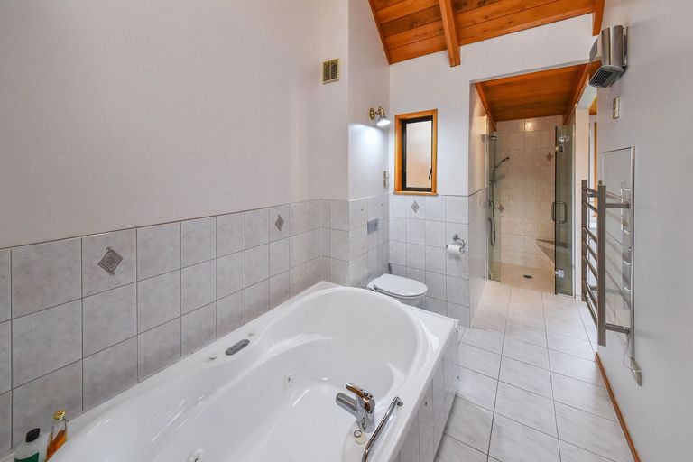 Photo of property in 47 Cherrington Road, Clevedon, Papakura, 2582