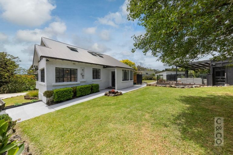 Photo of property in 855 State Highway 16, Waimauku, 0812