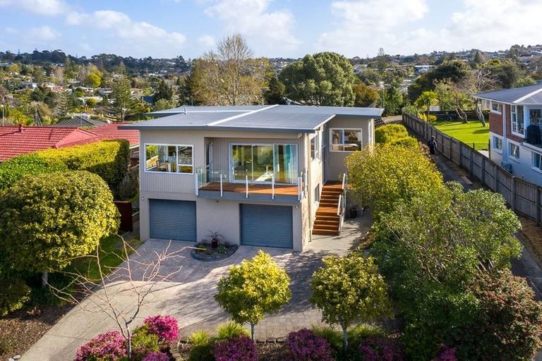 Photo of property in 31 Sealy Road, Torbay, Auckland, 0630