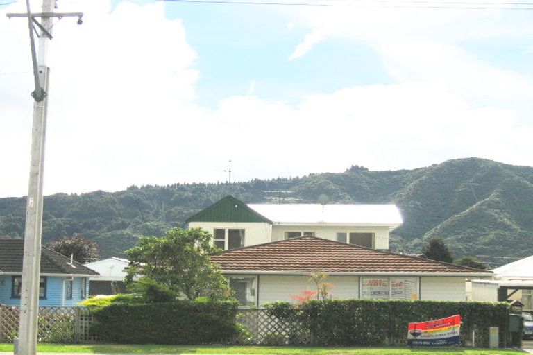 Photo of property in 1/1045 Fergusson Drive, Clouston Park, Upper Hutt, 5018
